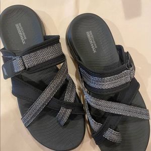 Go Go Max Sketchers sandal